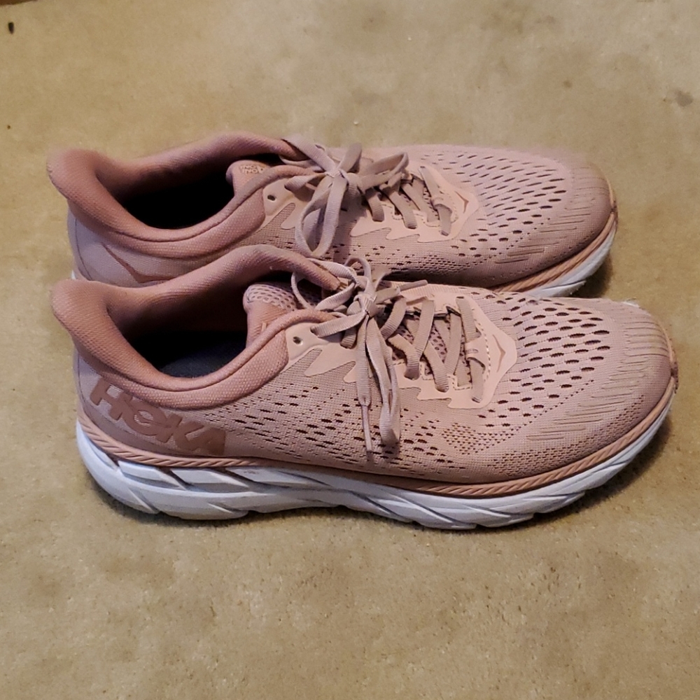 Hoka One One Clifton 7